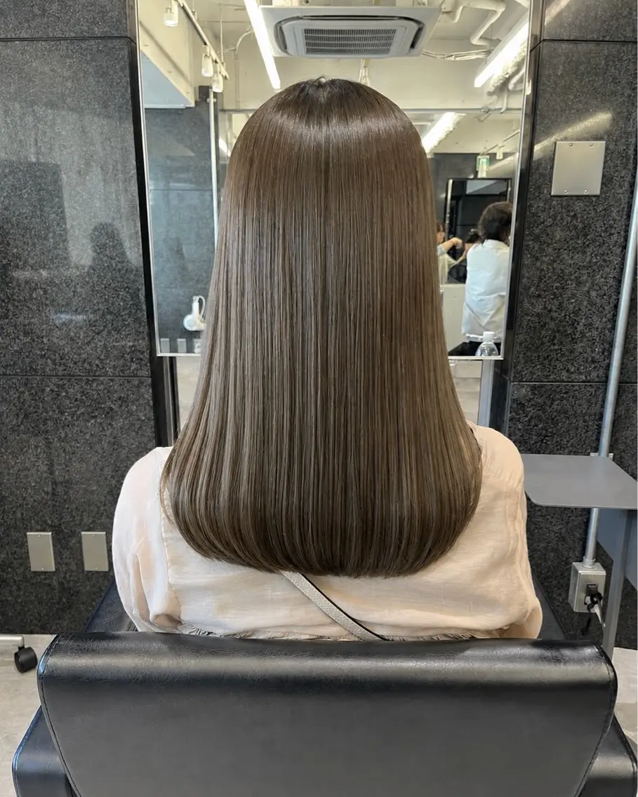 ミディアム カット ヘアカラー トリートメント 艶カラー/レイヤー/ 似合せ/ Fureaのヘアスタイル