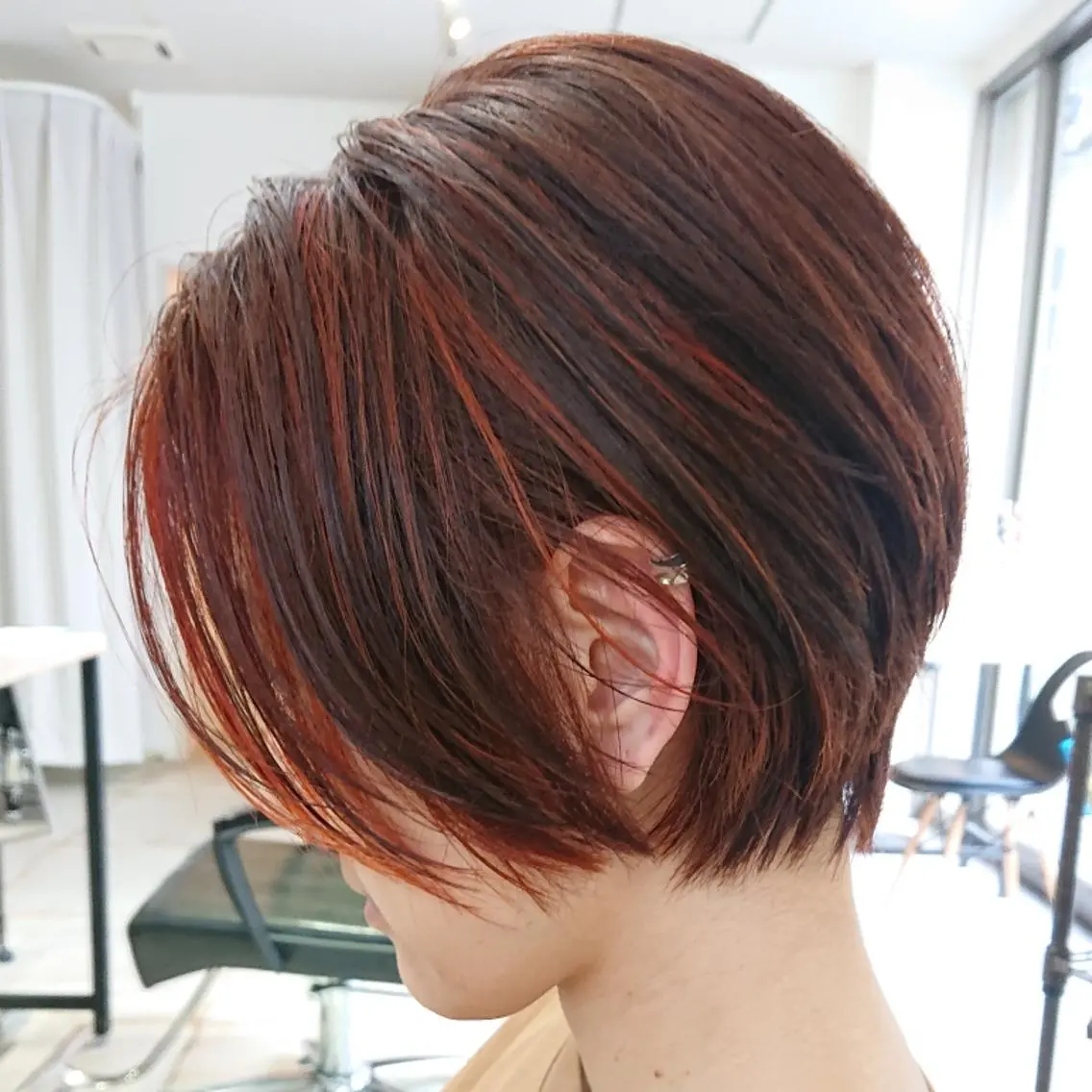 ショート カラー ブリーチ ケアブリーチ カット ヘアカラー 30.40代大人 ショート✨️井上雄輝のヘアスタイル