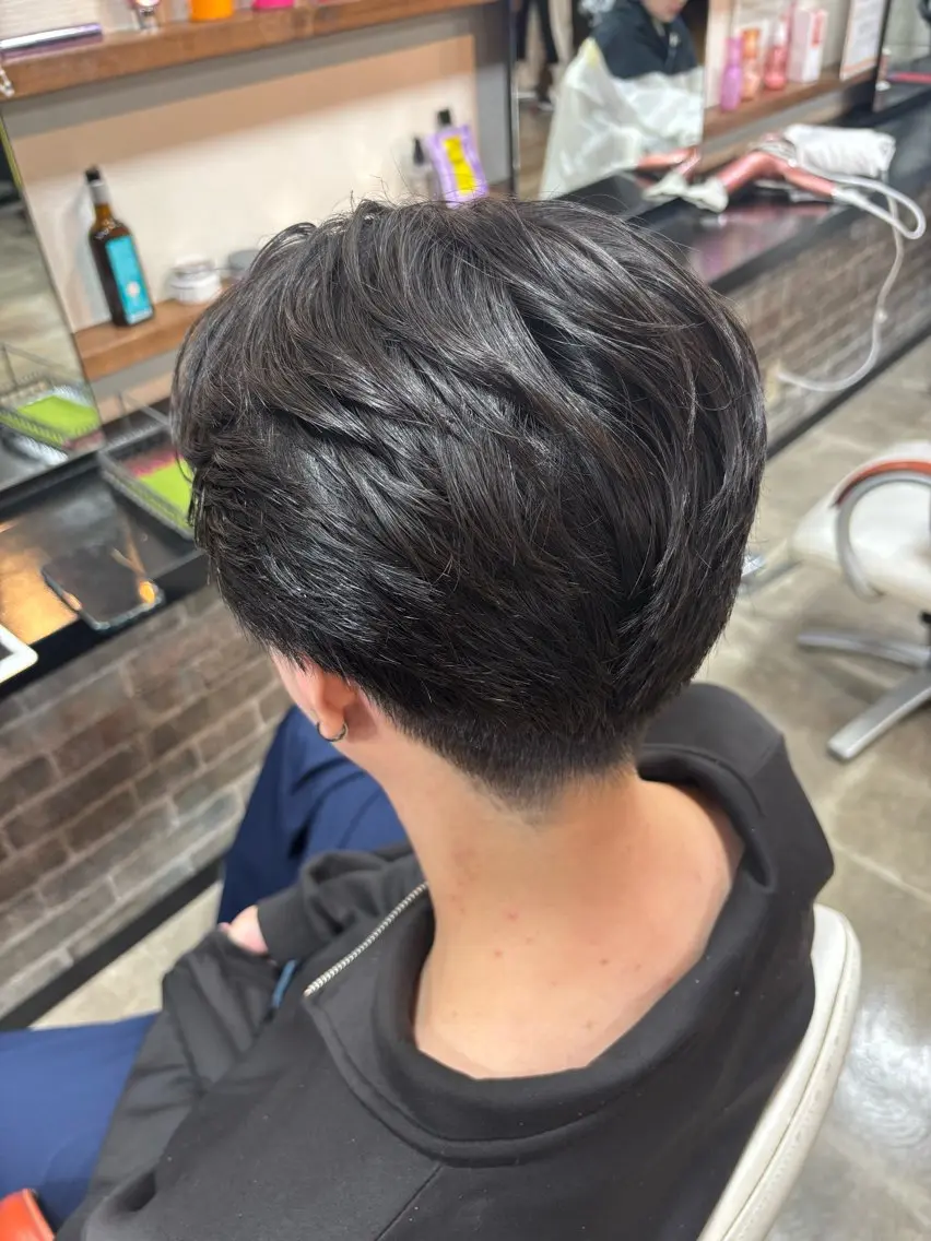 ヘアアレンジ メンズ 刈り上げ カット イツキ🌕デザインカ ラー🥨髪質改善🫧のヘアスタイル