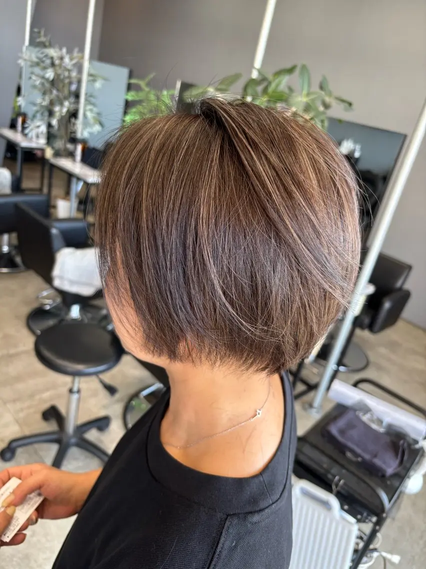 ショート カラー ハイライトカラー ハイライト カット ヘアカラー ✂︎GLITTER ✂︎Yuu✂︎のヘアスタイル