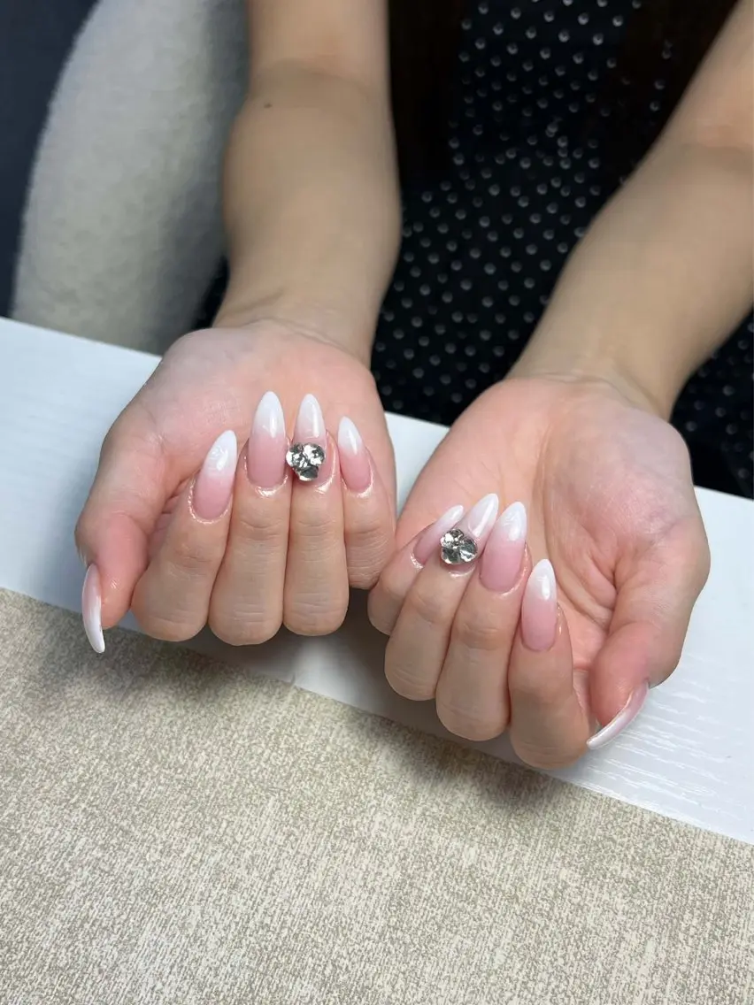 ネイル アートネイル ジェルネイル 韓国ネイル ニュアンスネイル ハンドネイル Luna Nail.Novaのネイルデザイン