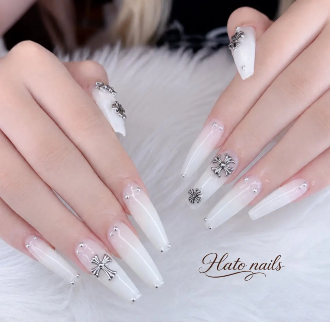 ロング ハンドネイル Hato Nailsのネイルデザイン