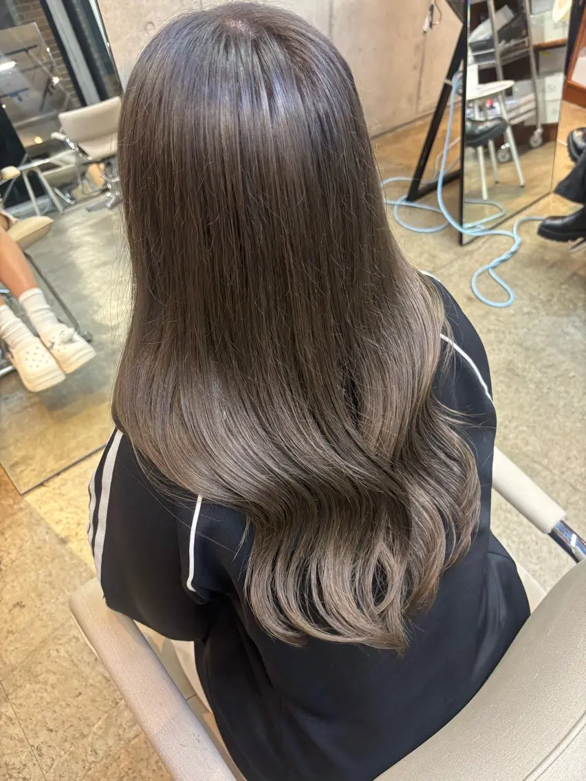 ロング カラー ヘアカラー 榎本 すみれのヘアスタイル
