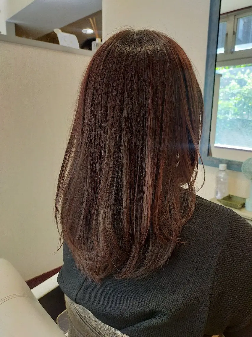 セミロング カラー ピンクカラー レッドカラー レイヤーカット カット ヘアカラー トリートメント ASAKO ✴︎アメリシュシュのヘアスタイル