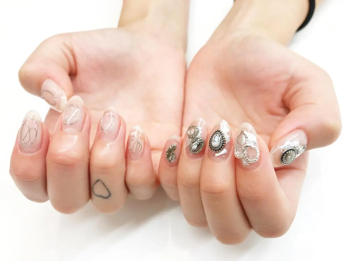 ネイル シルバー NAILSALON RuINのネイルデザイン