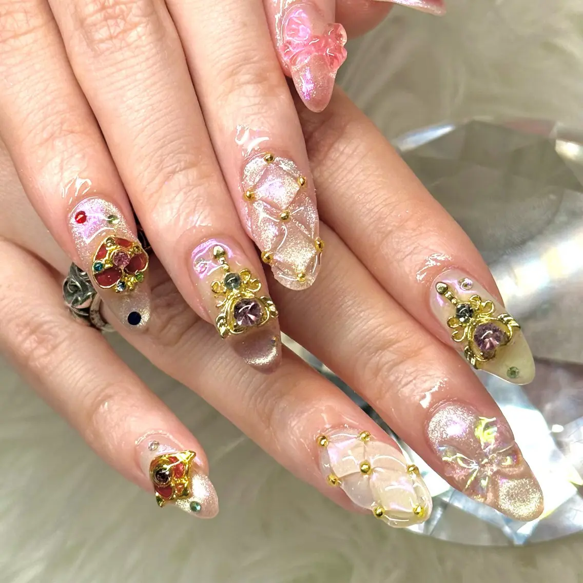 ネイル ハンドネイル ルシイ🎀新宿長さ 出しパーツ専門店のネイルデザイン