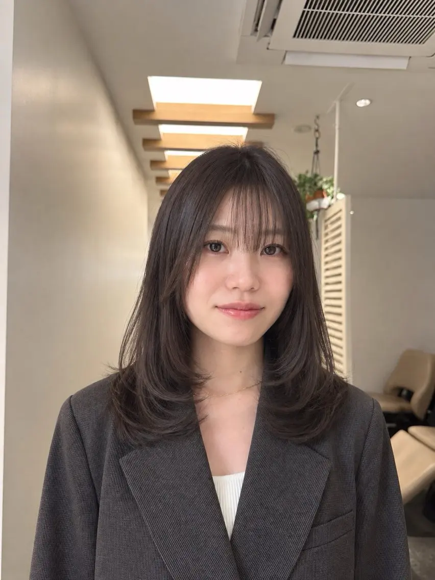 セミロング カラー カット ヘアカラー トリートメント ヤスマルユイカ 髪質改善/透明カラーのヘアスタイル