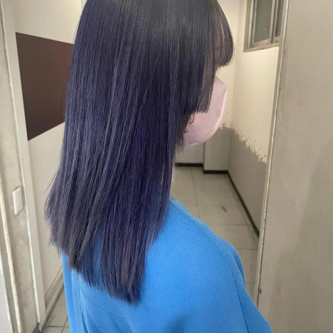 ミディアム カラー ブリーチ ダブルカラー イヤリングカラー トリートメント 吉村 夏椰のヘアスタイル