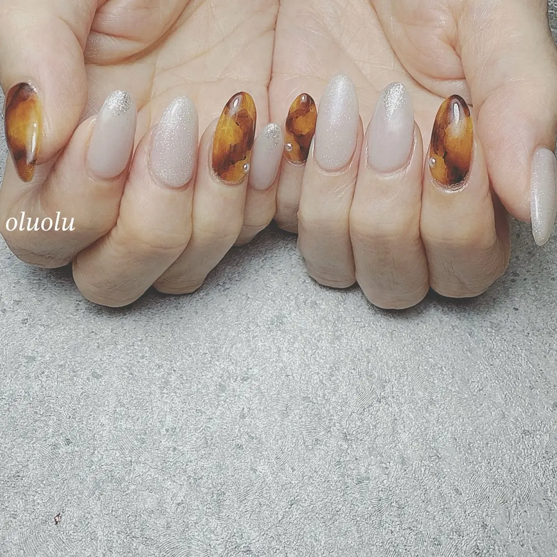 ネイル アートネイル べっ甲ネイル ニュアンスネイル 冬ネイル ハンドネイル 大村 紬華のネイルデザイン