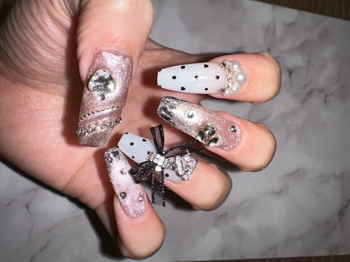 ロング ハンドネイル ꒰ঌ໒꒱ ˖ ࣪⊹ eRikaのネイルデザイン