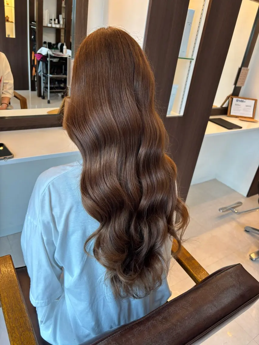 ロング ヘアカラー 山本 詩織のヘアスタイル