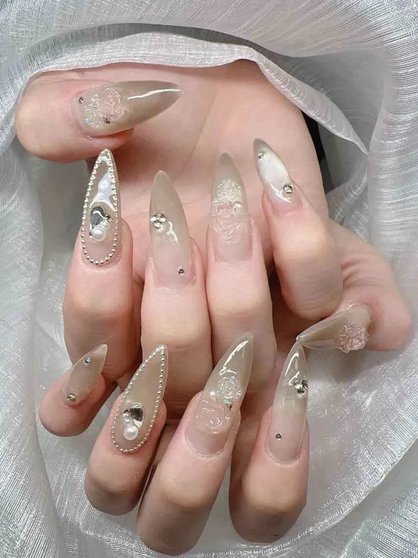 ネイル 長さ出し グラデーション 卒業式 キラキラネイル マグネットネイル ハンドネイル Lee Nails チップ長さだし専門店のネイルデザイン