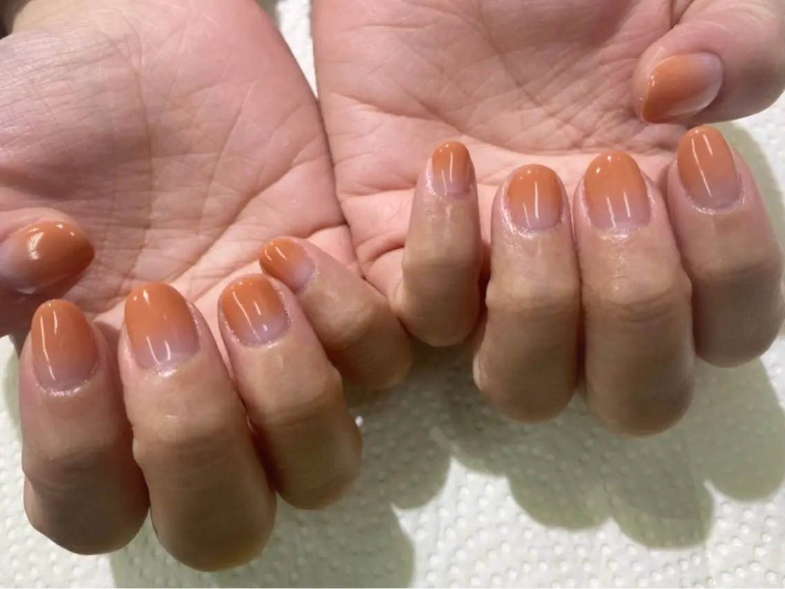 ネイル アートネイル ジェルネイル グラデーション ラメ(グリッター) ラメグラデーション nailstudio eviz新宿店のネイルデザイン