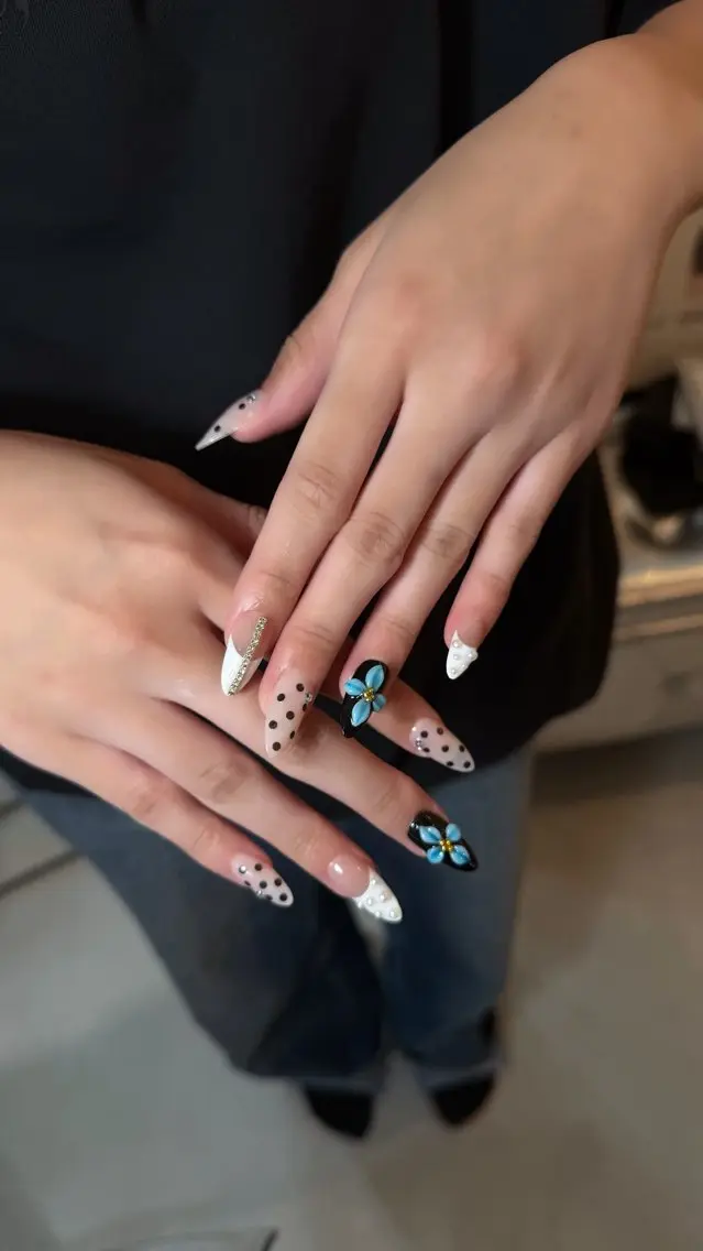 ネイル ハンドネイル Kitty nail /Mia🍋のネイルデザイン