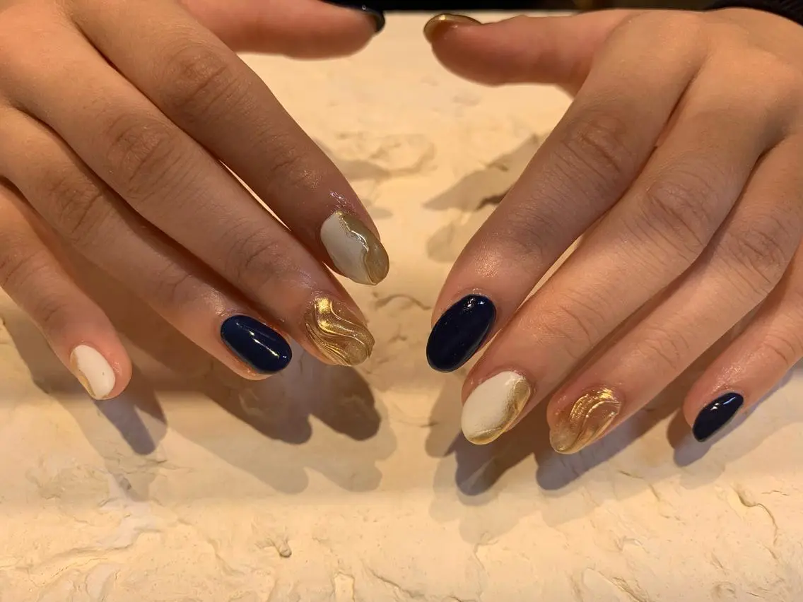 ネイル ニュアンスネイル マキノ ユイのネイルデザイン