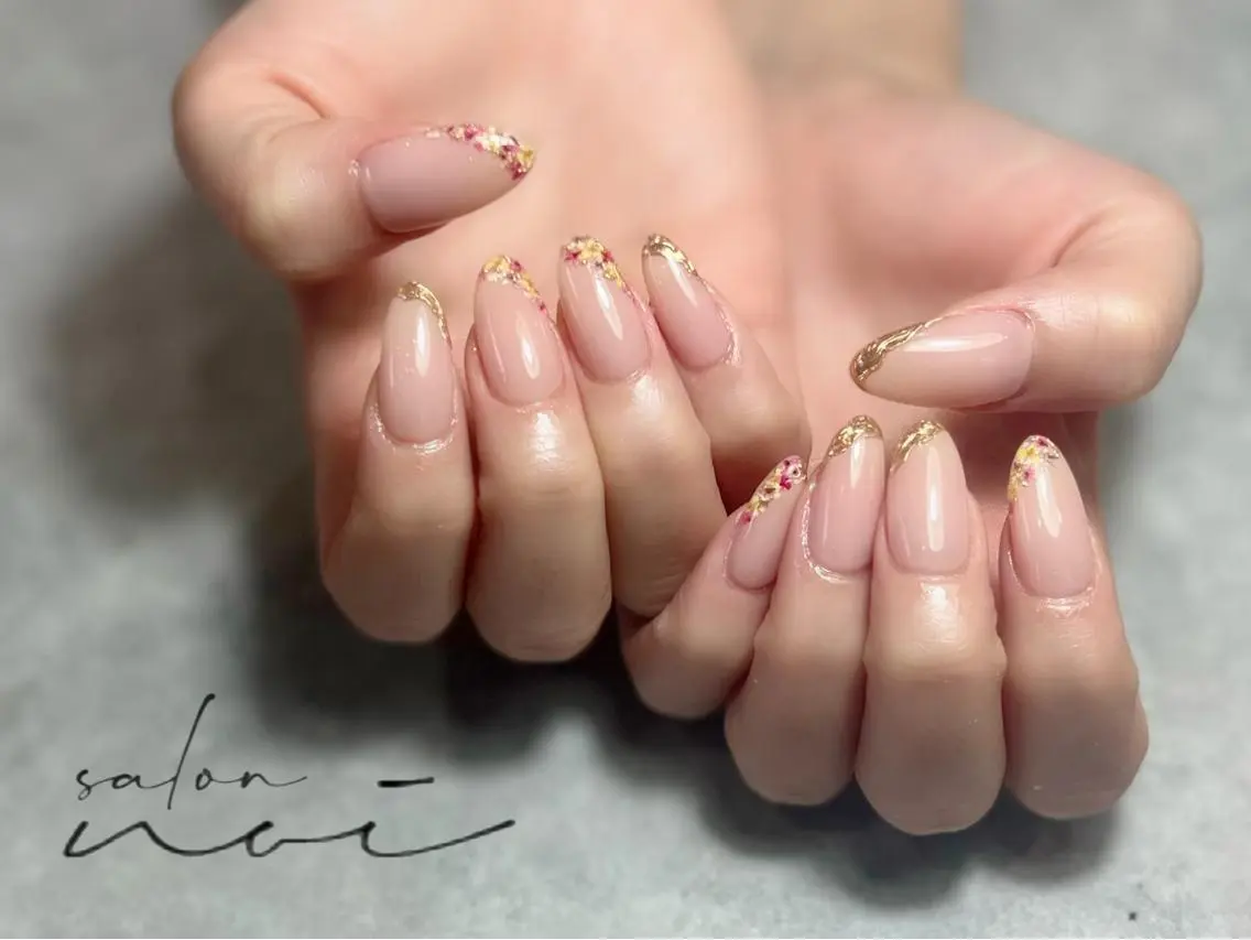 ネイル フレンチネイル ハンドネイル salon noiのネイルデザイン