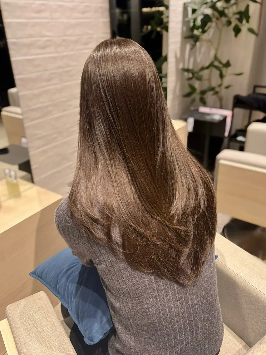 ロング カラー 透明感カラー グレージュ 韓国風ヘア レイヤーカット ワンホンレイヤー カット ヘアカラー トリートメント 銀座/韓国レイヤー/ 艶カラー🍓原田侑依のヘアスタイル