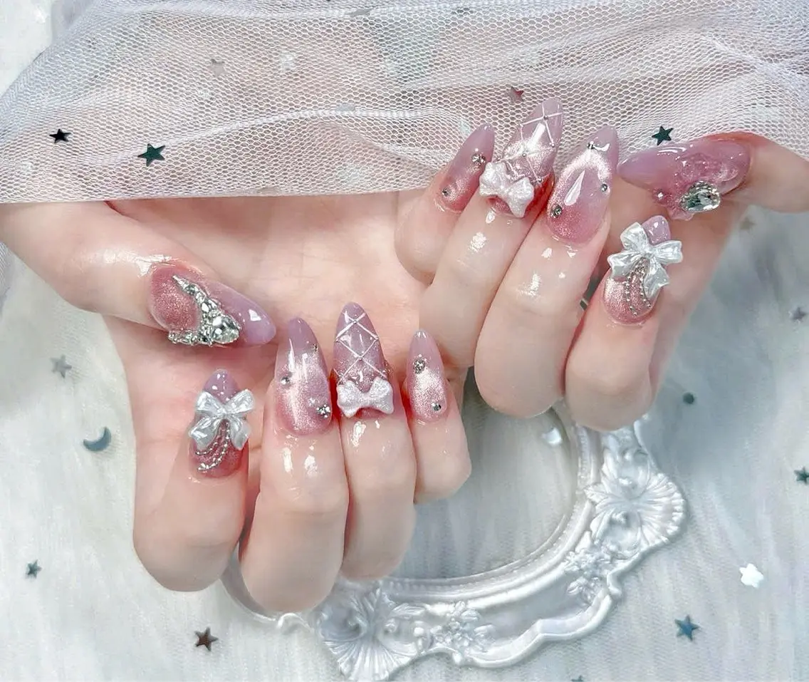 ネイル HIN NAILのネイルデザイン