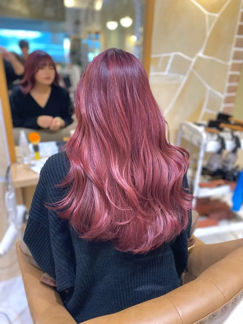 ロング カラー ブリーチ レッドカラー 坂井 茅聖のヘアスタイル