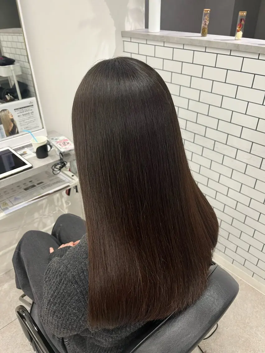 セミロング 艶カラー推し! なかはらあかりのヘアスタイル