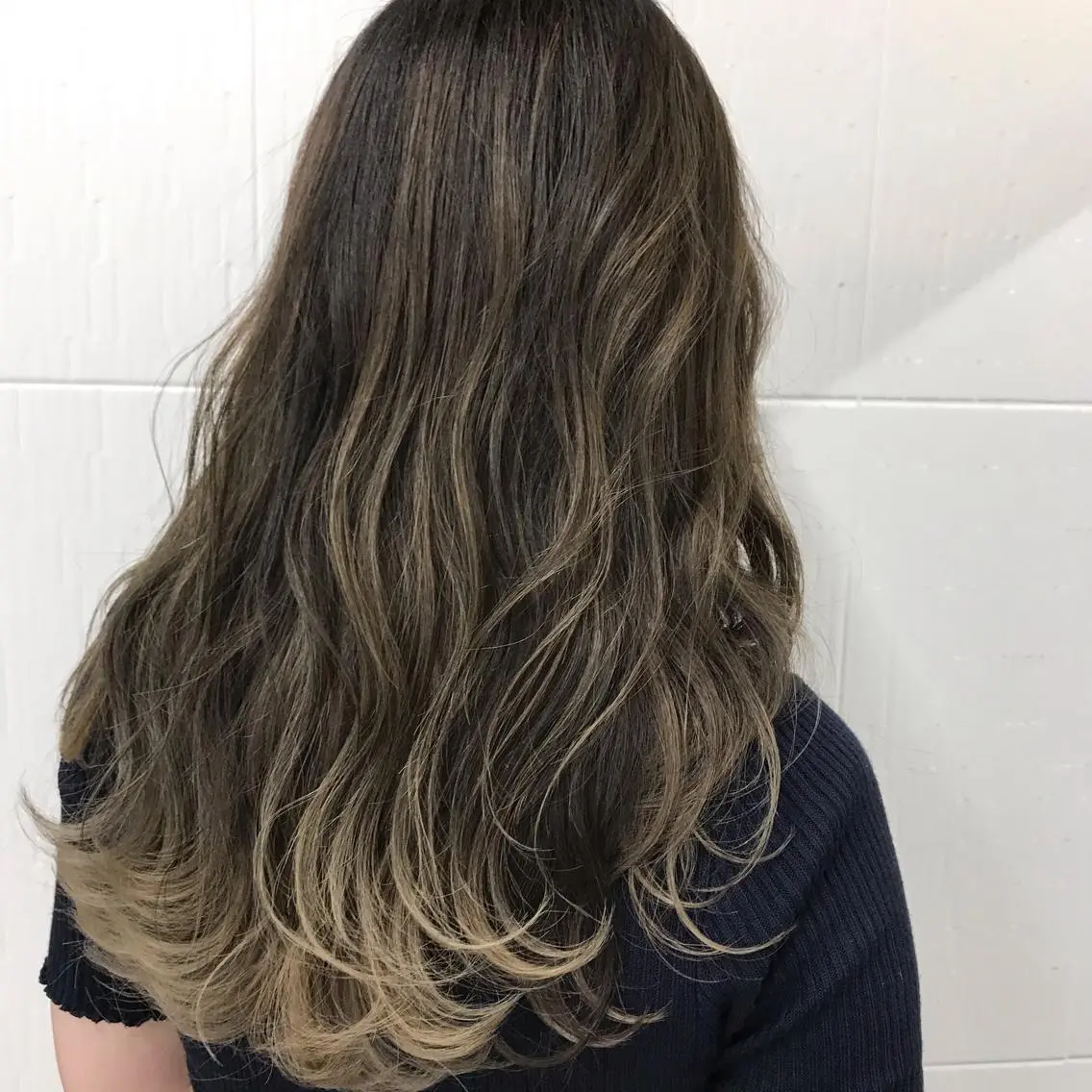 ロング カラー バレイヤージュ ブリーチ ケアブリーチ グラデーションカラー レイヤーカット ハタケヤマヨシキ ／BOOTHのヘアスタイル