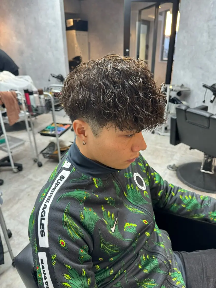 ショート パーマ メンズ メンズパーマ スペインカール 波巻きパーマ ツイストスパイラル/ メンズ特化/中川誠也のヘアスタイル