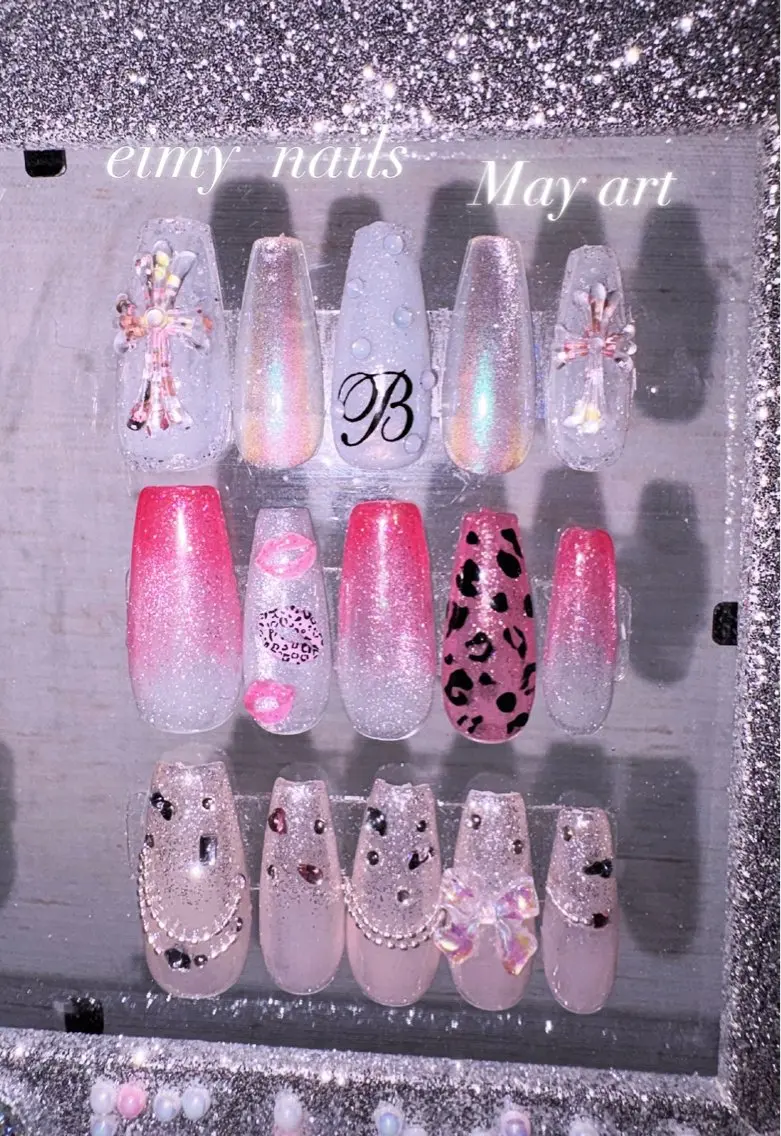 ネイル アニマル柄 オーロラネイル ドット フラッシュネイル フラワーネイル ハンドネイル eimy nails♡のネイルデザイン