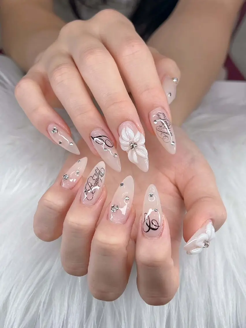 ネイル 　miyu.nail yukino のネイルデザイン