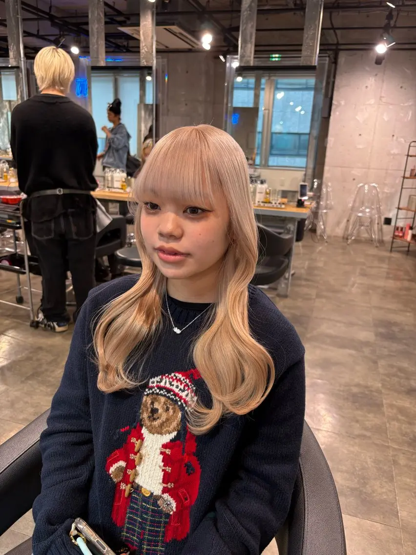 ロング カラー ヘアカラー ハイトーン 横浜💞ミオのヘアスタイル