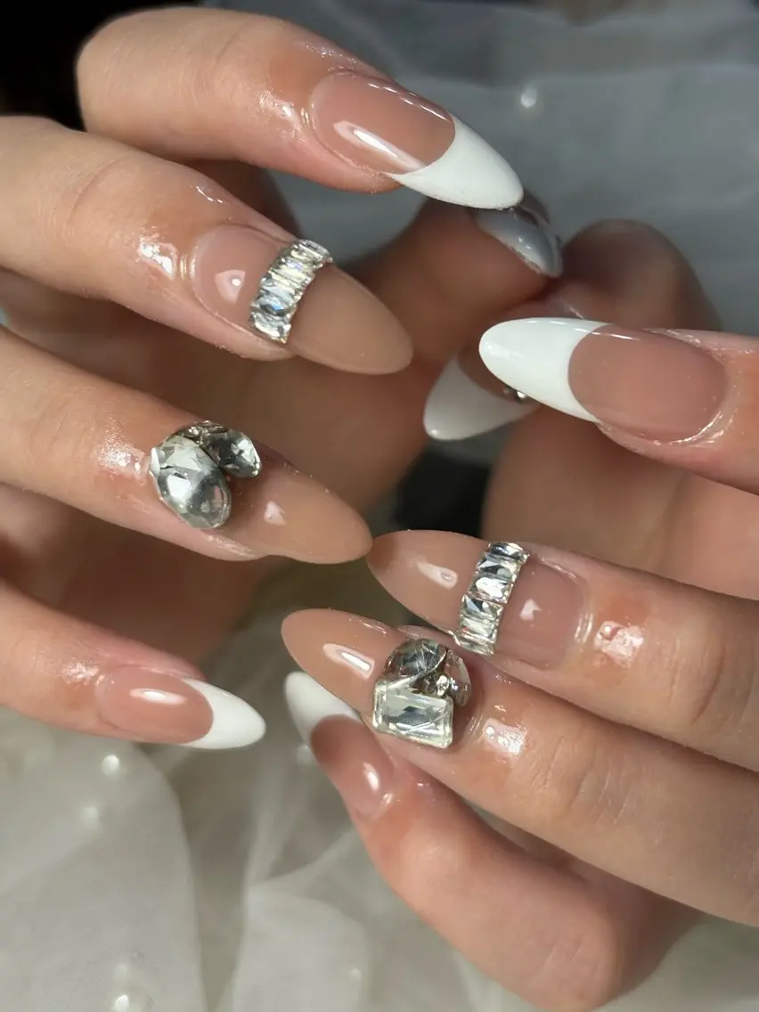 ネイル ハンドネイル フットネイル ✴︎ Delightのネイルデザイン