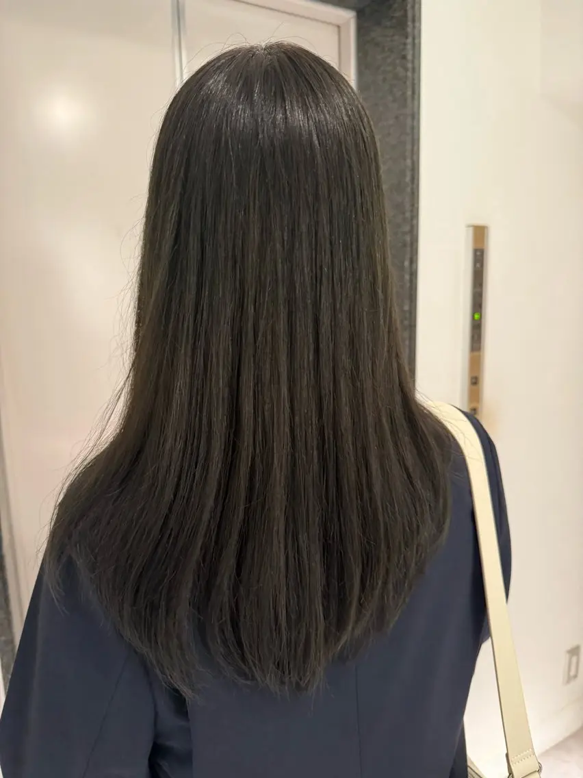 セミロング カラー ヘアアレンジ グレージュ オリーブグレージュ オリーブグレー ヘアカラー トリートメント ヘッドスパ ヘアセット オリーブ透明感カラー 表参道/MIKUのヘアスタイル