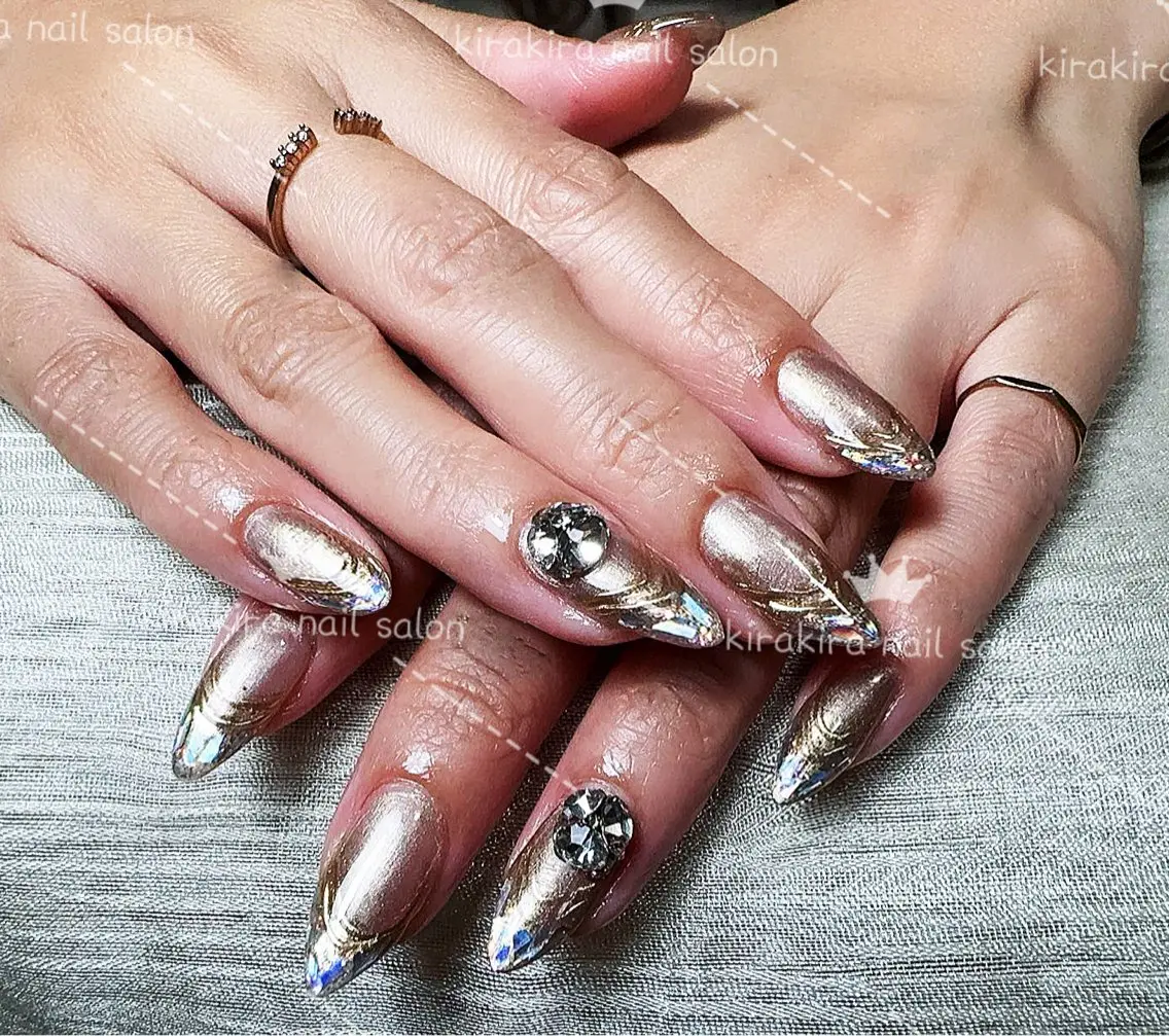 ネイル ゴージャス Kirakira Nail salonのネイルデザイン