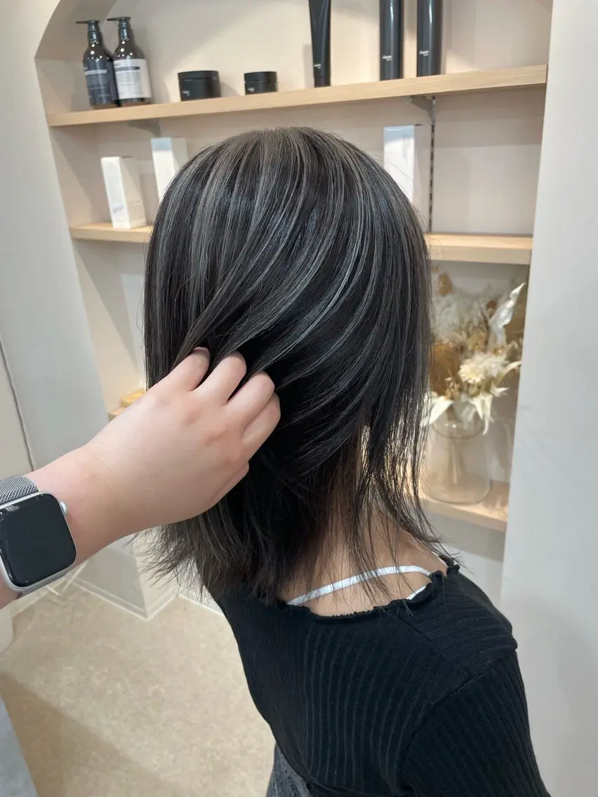 ミディアム カット ヘアカラー トリートメント REINA ISHIDOのヘアスタイル