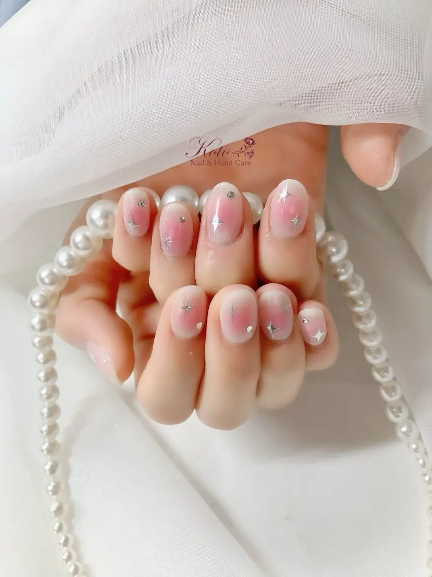 ネイル チークネイル 長さ出し ジェルネイル 持ち込み ニュアンスネイル ハンドネイル Nail Salon KOTOのネイルデザイン