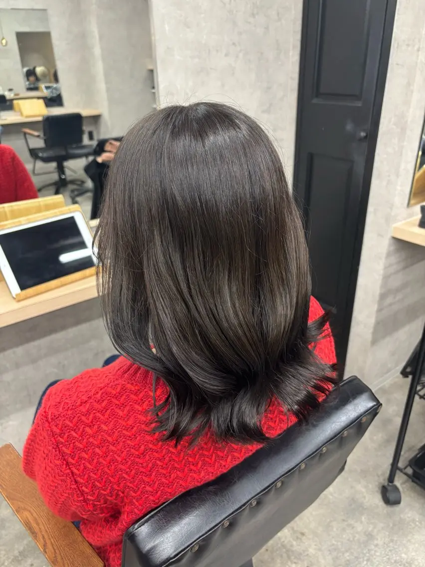 カラー グレージュ オリーブグレージュ オリーブグレー 石原 望来のヘアスタイル