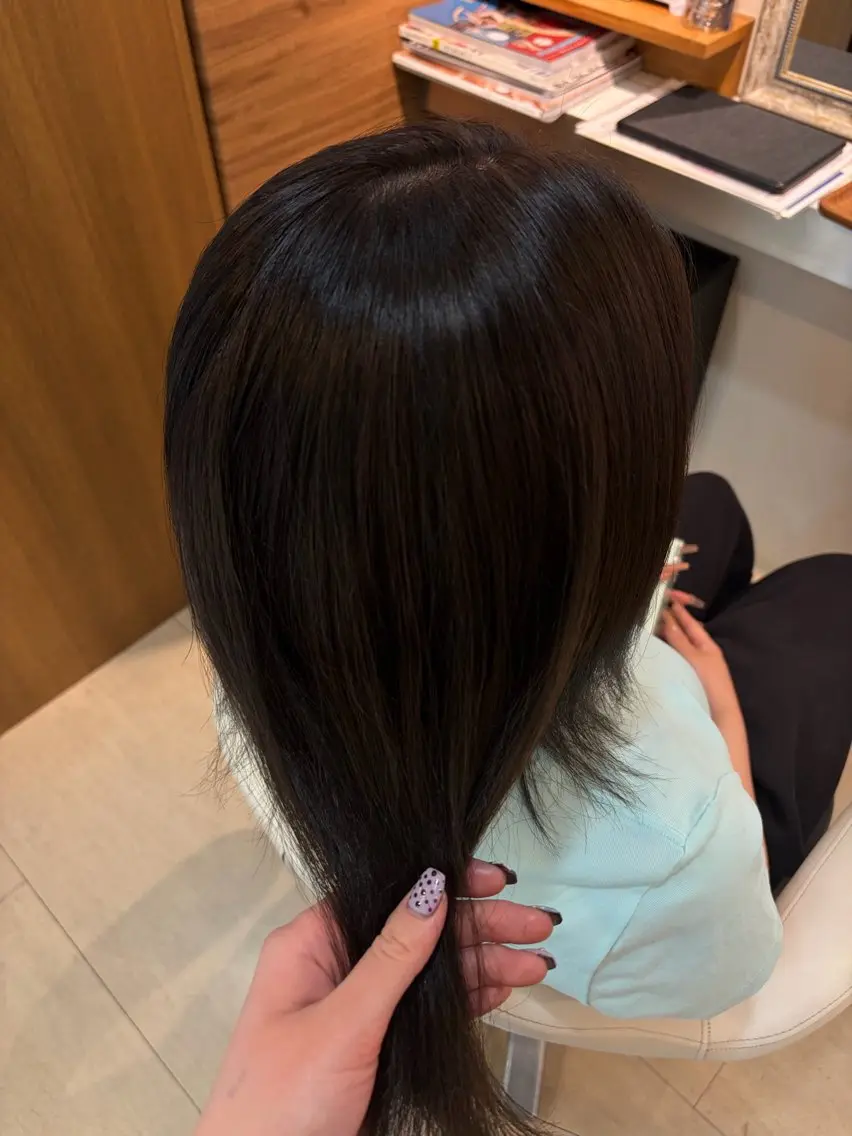 ミディアム カラー グレージュ オリーブグレージュ オリーブグレー ヘアカラー 井口 陽菜のヘアスタイル
