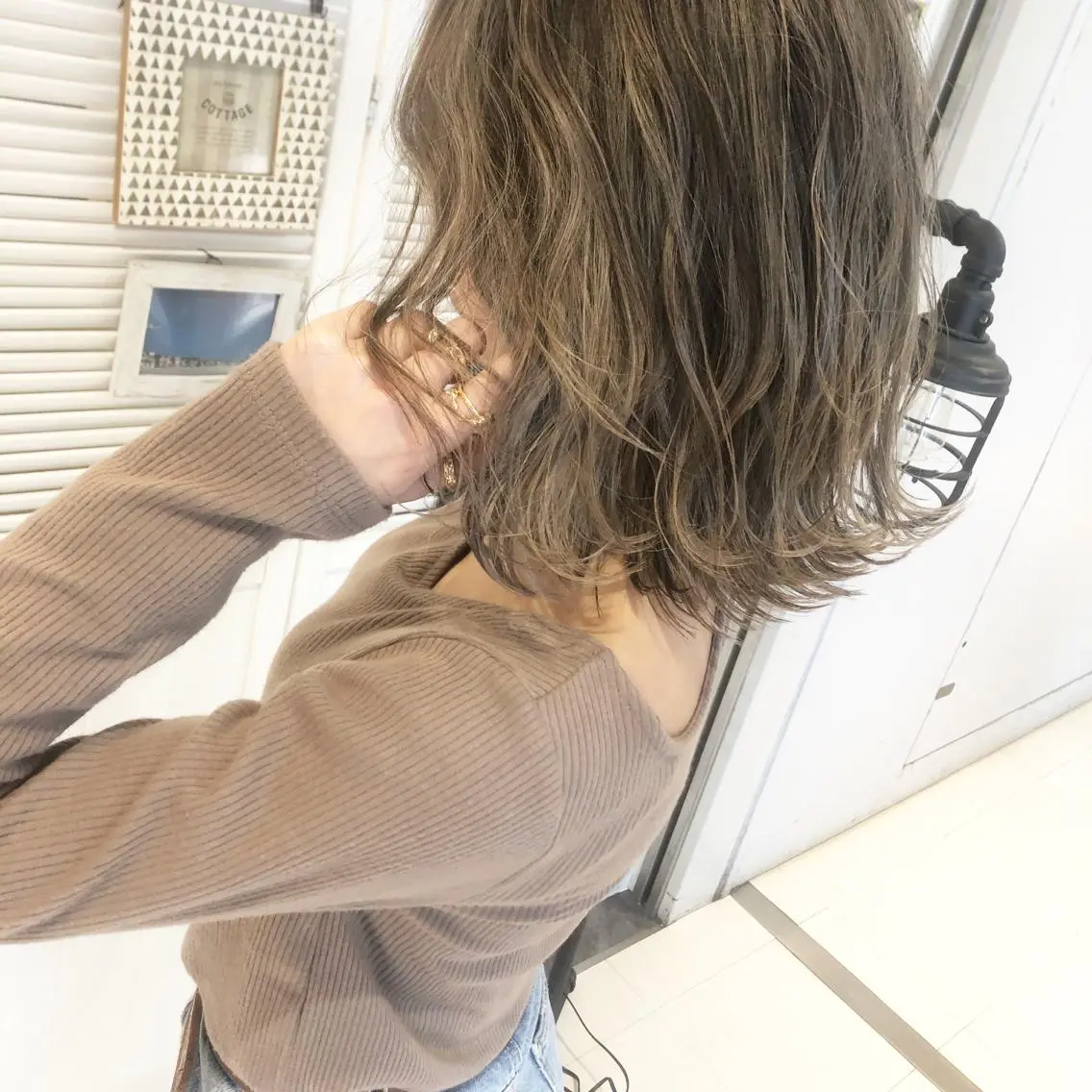ミディアム カラー ヘアカラー トリートメント ブリーチカラーレイヤ ーカット🦋annaのヘアスタイル