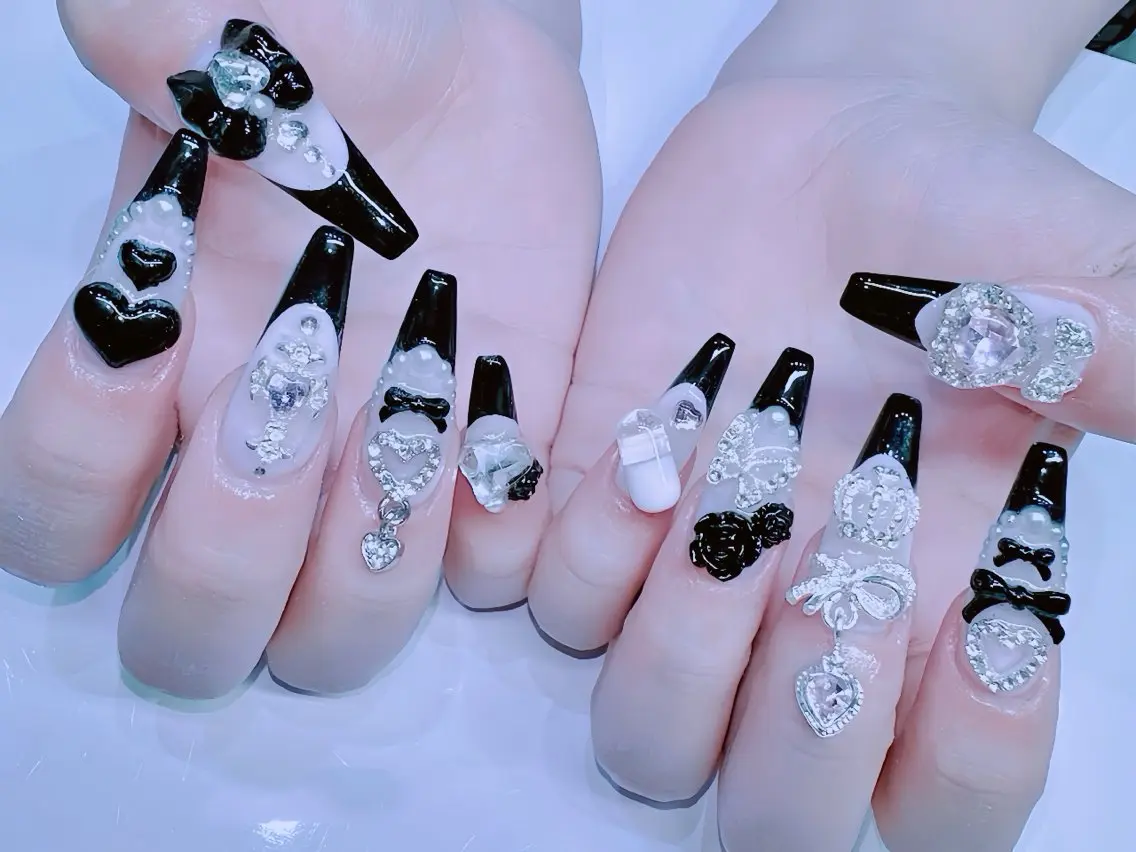 ネイル チークネイル フレンチネイル ラメ(グリッター) マグネットネイル ニュアンスネイル ハンドネイル Rin Nail 新大久保店のネイルデザイン