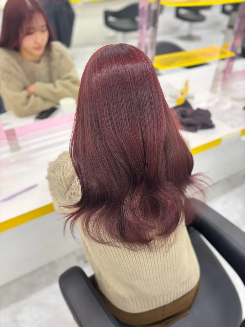 セミロング カラー ブリーチ ブリーチなしカラー 髪質改善 ヘアカラー 韓流トレンドヘア 🎀RINAKO🎀のヘアスタイル