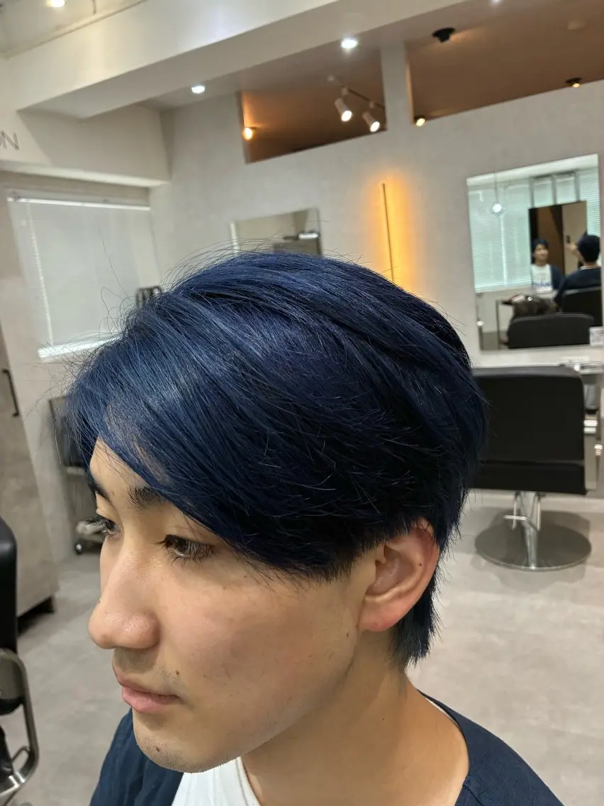 ショート カラー メンズ メンズブリーチ ブリーチ ブルーカラー シルバー カット ヘアカラー メンズ特化　初パーマ 専門家金田淳弥のヘアスタイル