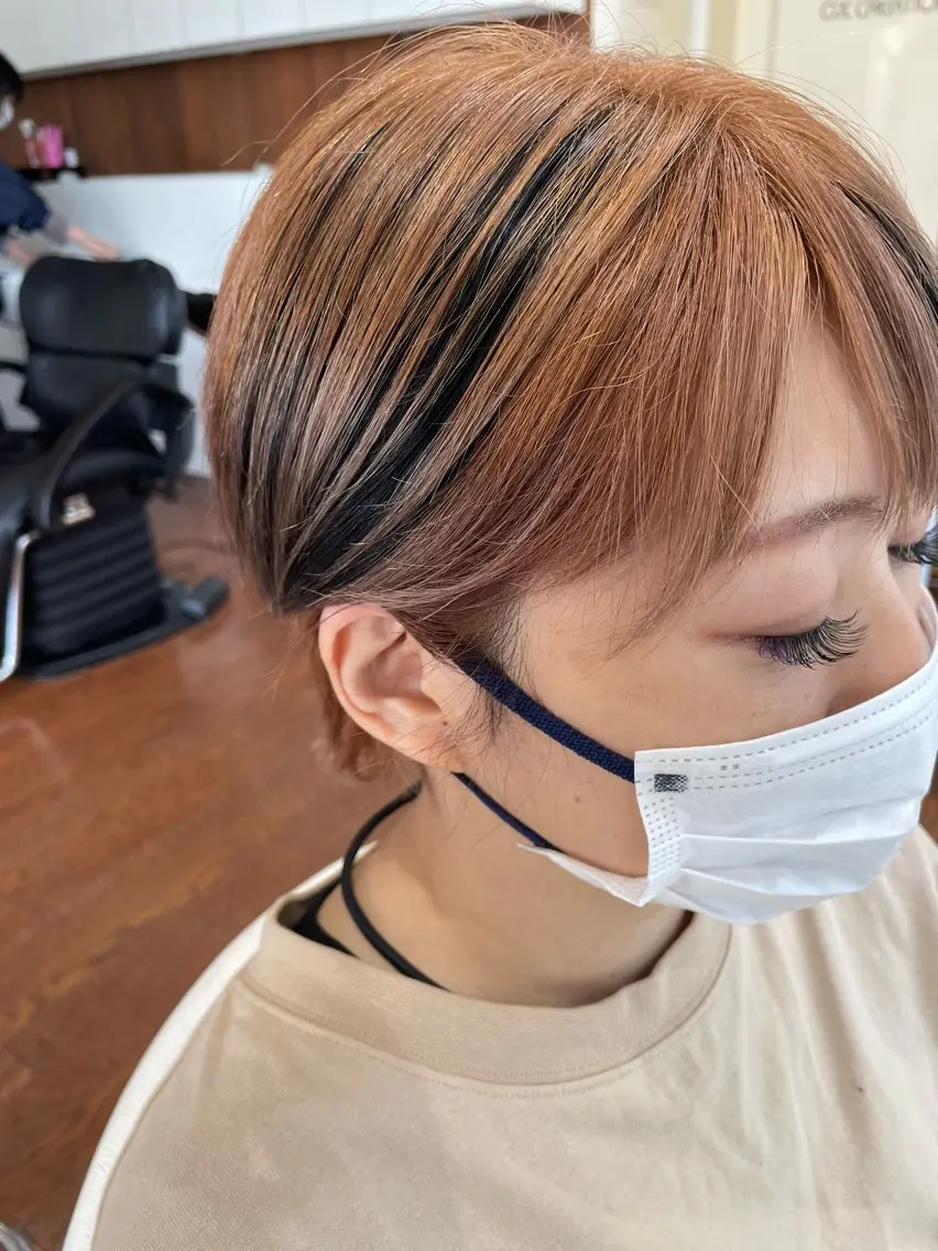 ショート カラー ベージュカラー 黒髪 ブリーチ オレンジ オレンジベージュ ヘアカラー Canon/ インナーカラー/小倉のヘアスタイル