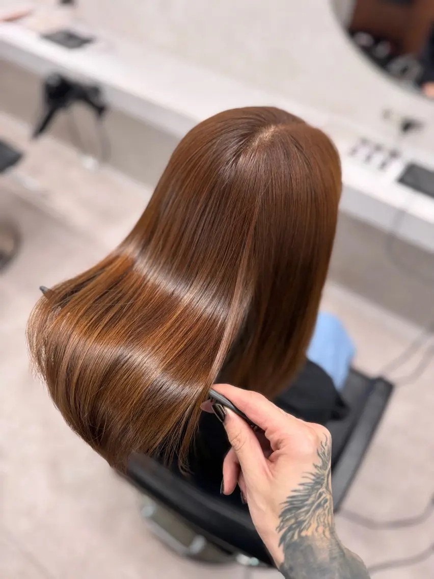 ミディアム カット ヘアカラー 愛され髪質改善カラー 🕊️SOMAのヘアスタイル