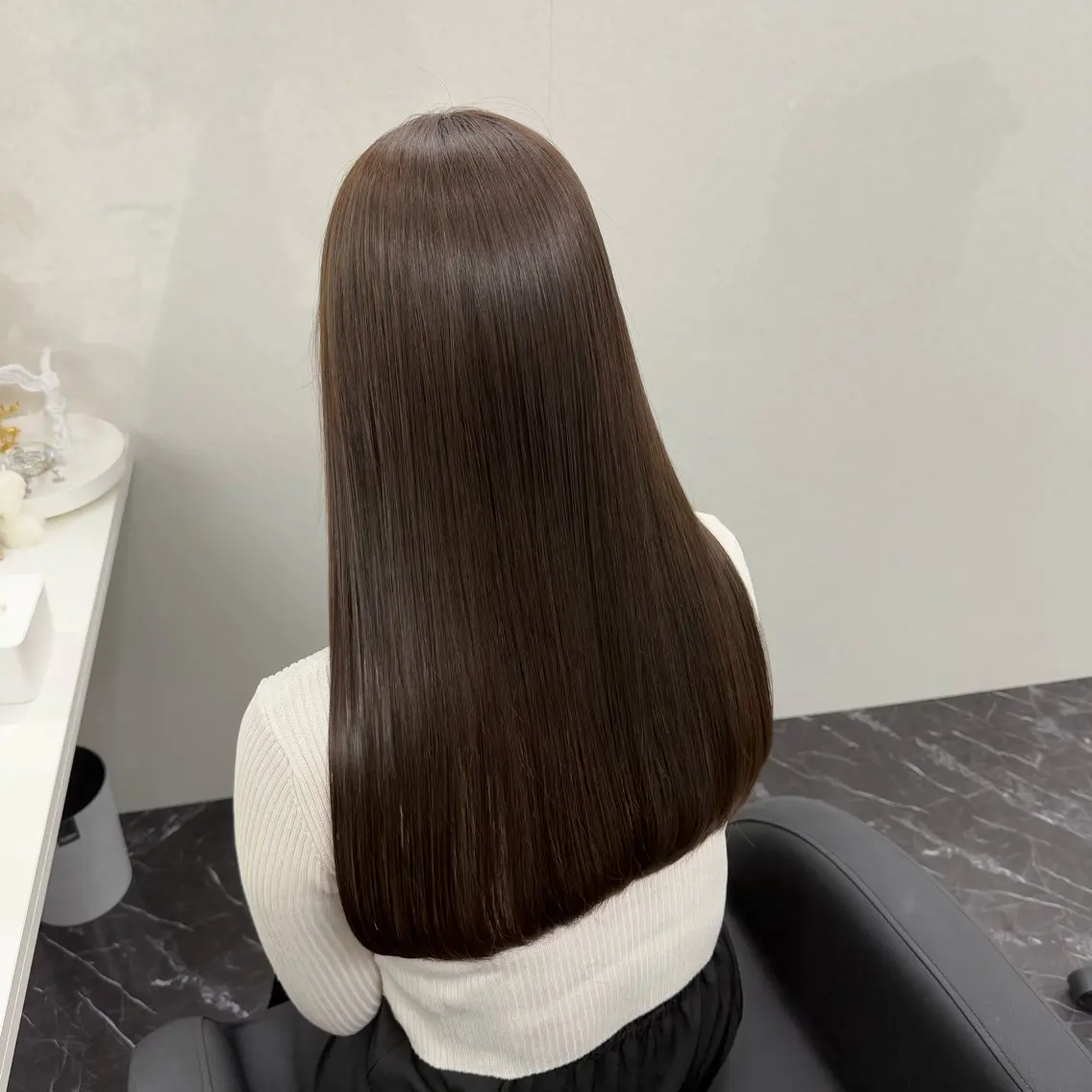 セミロング カラー ベージュカラー ブリーチ ブラウンカラー ショコラブラウン チョコレートブラウン ヘアカラー トリートメント 天神/ケアブリーチ/ 髪質改善/上質艶髪のヘアスタイル