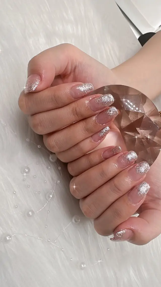 ラメグラデーション💅シンプルネイルをしたい方へおすすめ✨の写真