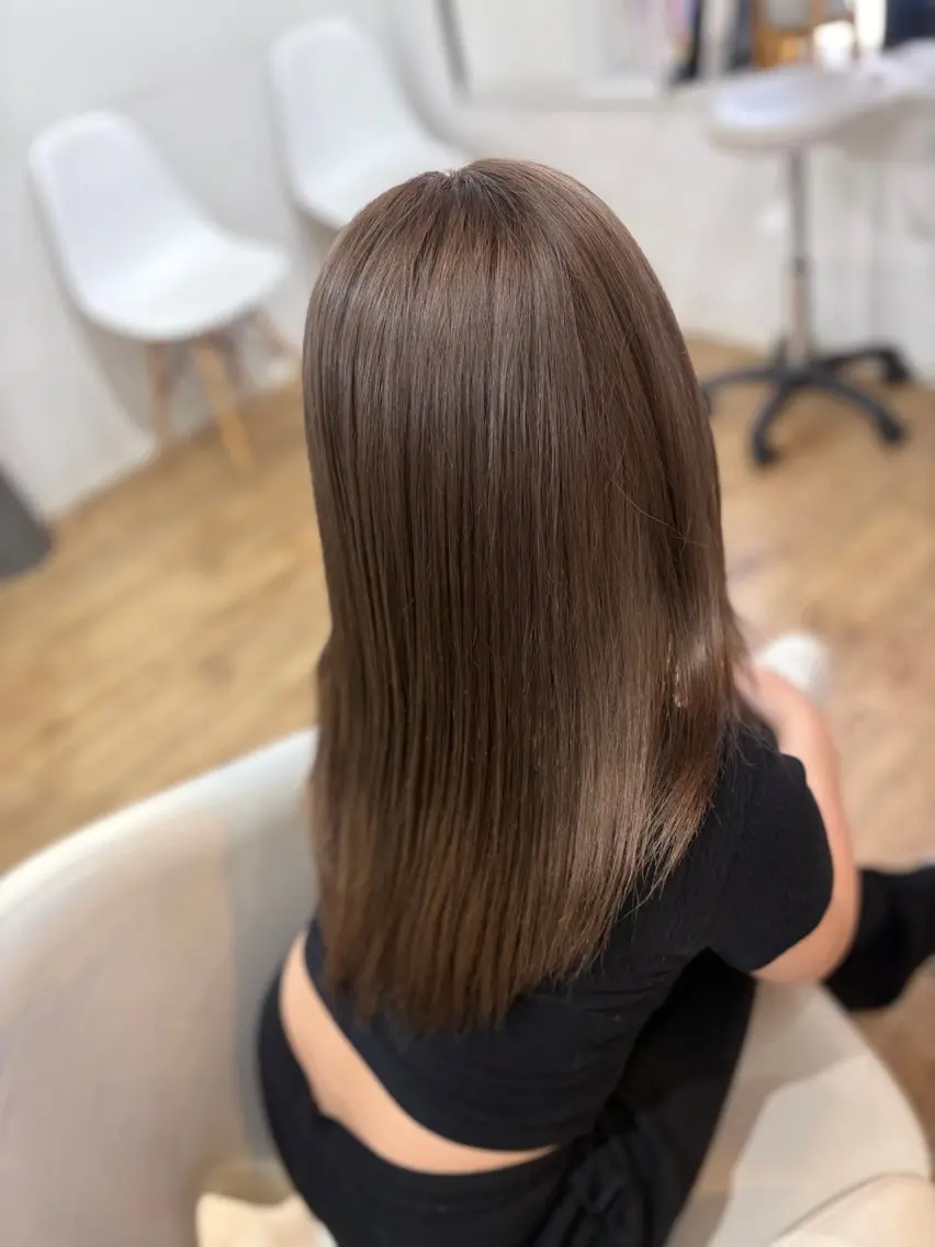 セミロング カラー グレージュ 京都駅/透明感カラー 🖤sakiのヘアスタイル