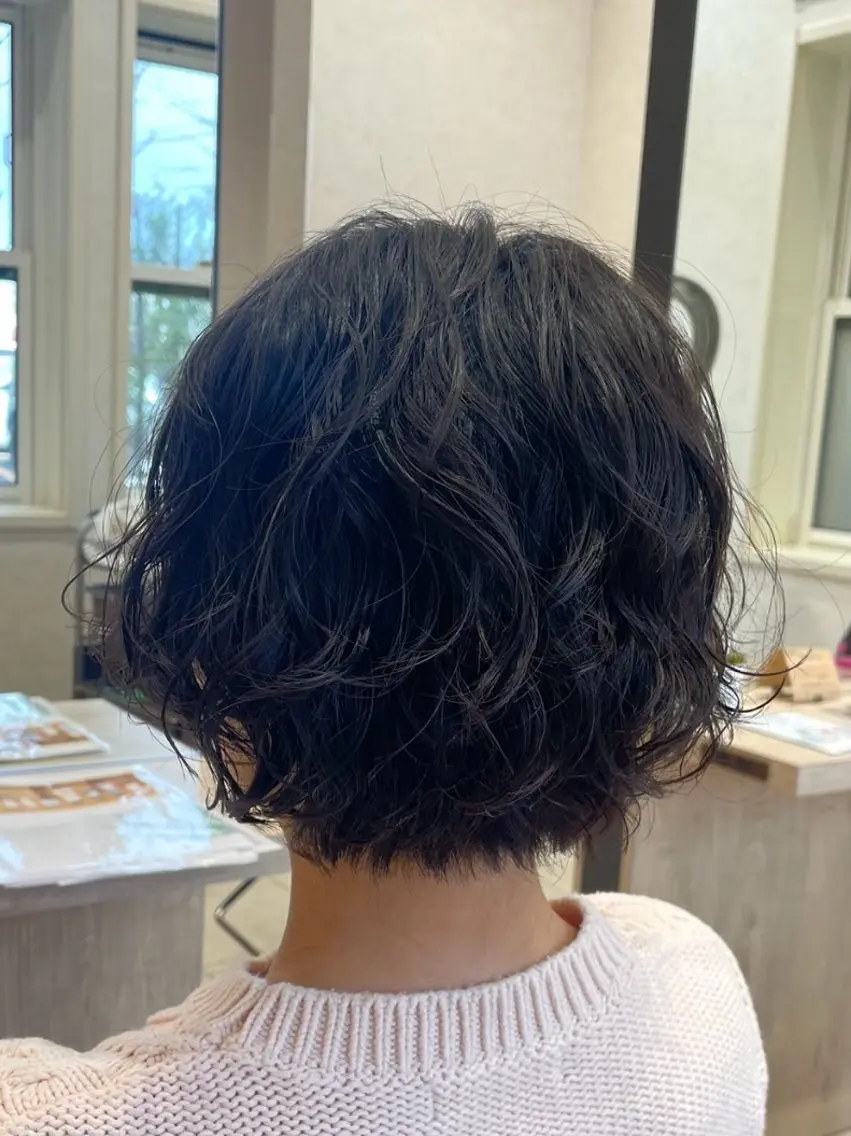 ショート パーマ ニュアンスパーマ カット パーマ 大人可愛いhair 🐾🩵HANAのヘアスタイル