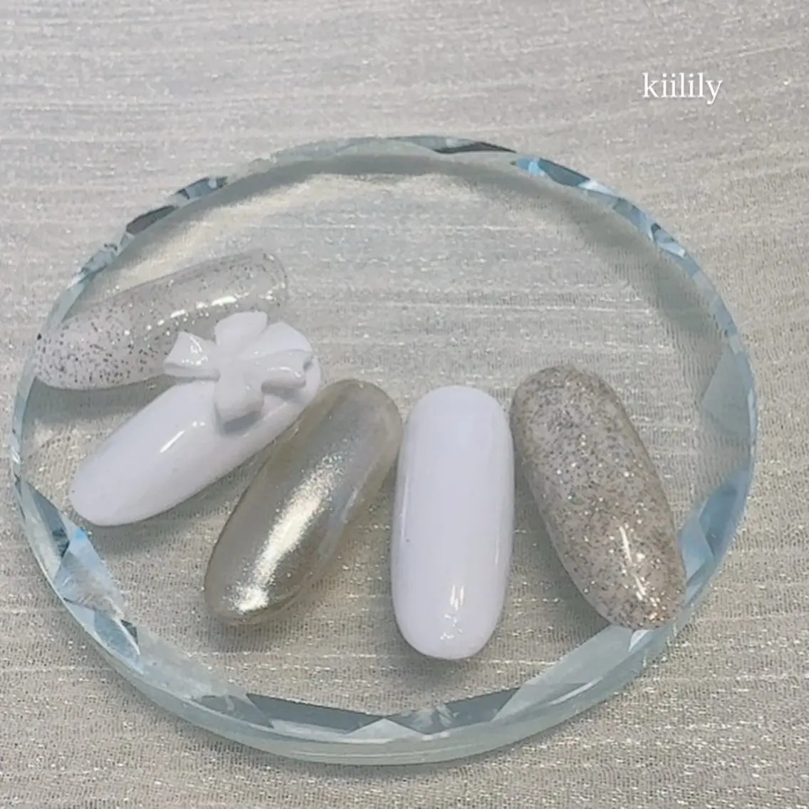 ネイル ホワイト kii .のネイルデザイン