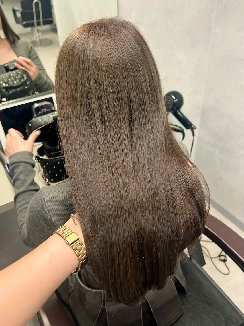 ロング 石津 優菜のヘアスタイル
