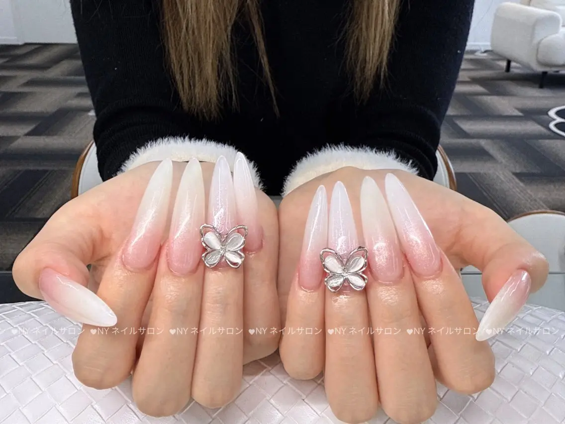ネイル 長さ出し フットネイル フレンチネイル ジェルネイル ガーリー ハンドネイル NYネイルサロン 千葉中央店のネイルデザイン