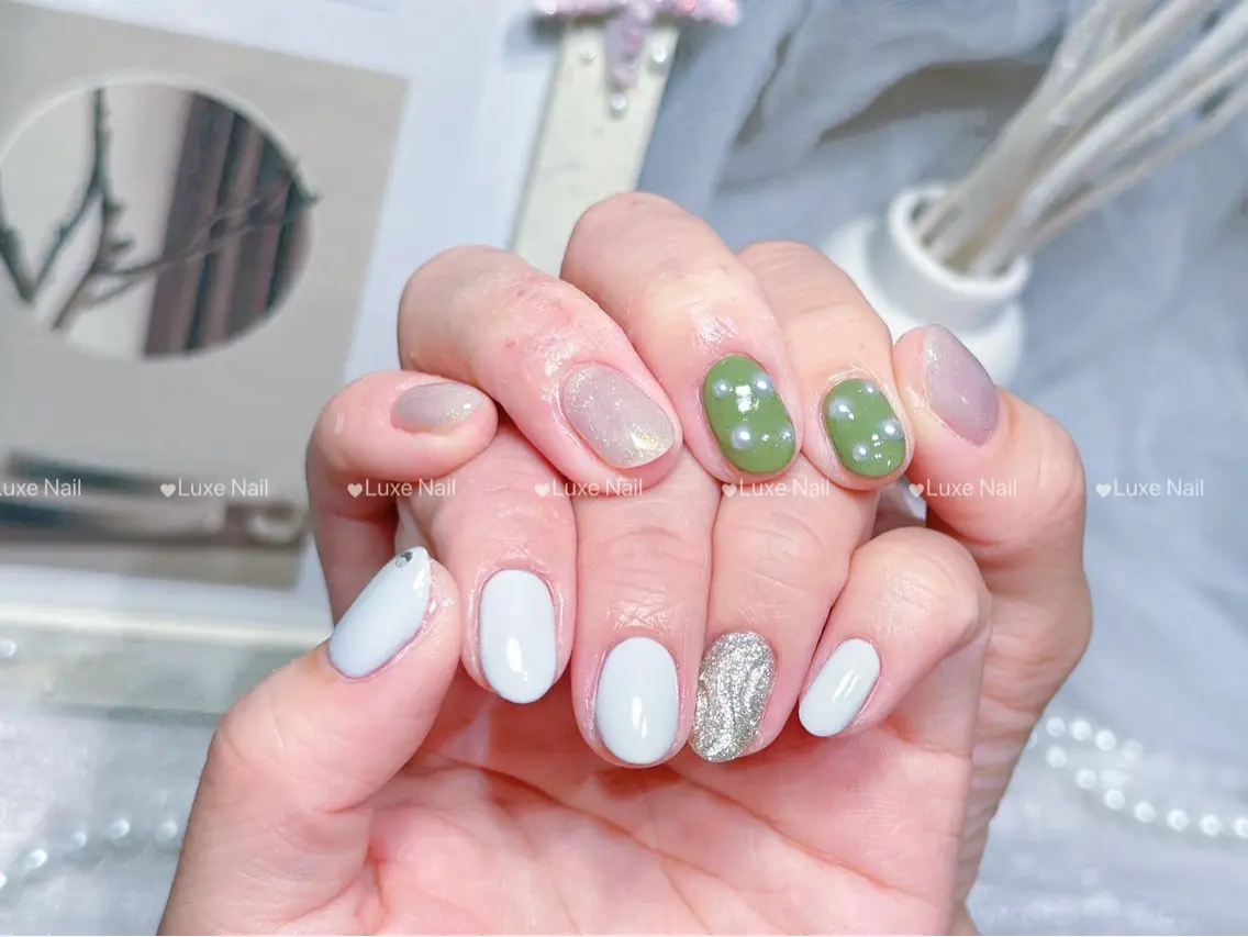 ネイル アートネイル オーロラネイル カジュアル クリアネイル 長さ出し ハンドネイル Luxe Nail Salonのネイルデザイン